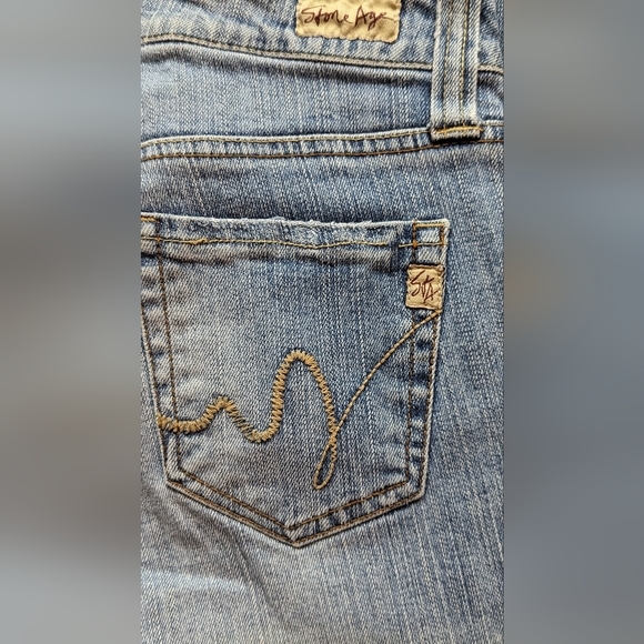 NWOT Stone Age medium wash distressed 5 pocket style flared leg denim jeans - Picture 6 of 11